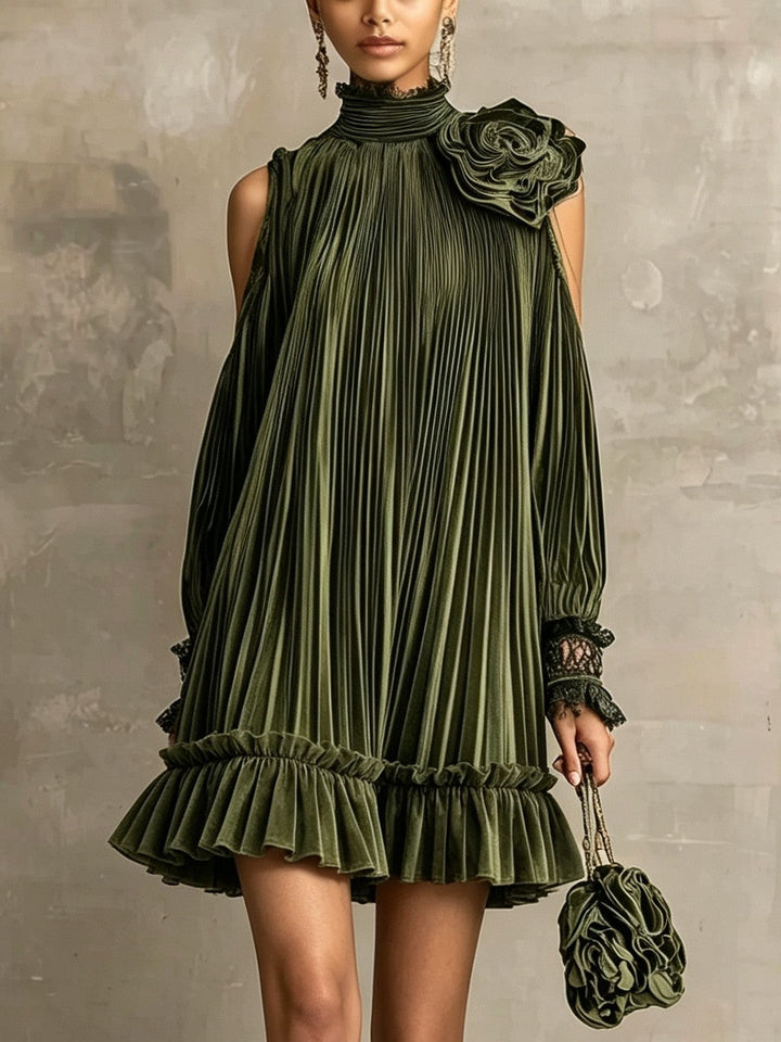 Mini-Robe Plissée Vert Olive à Col Montant, Volant et Rose