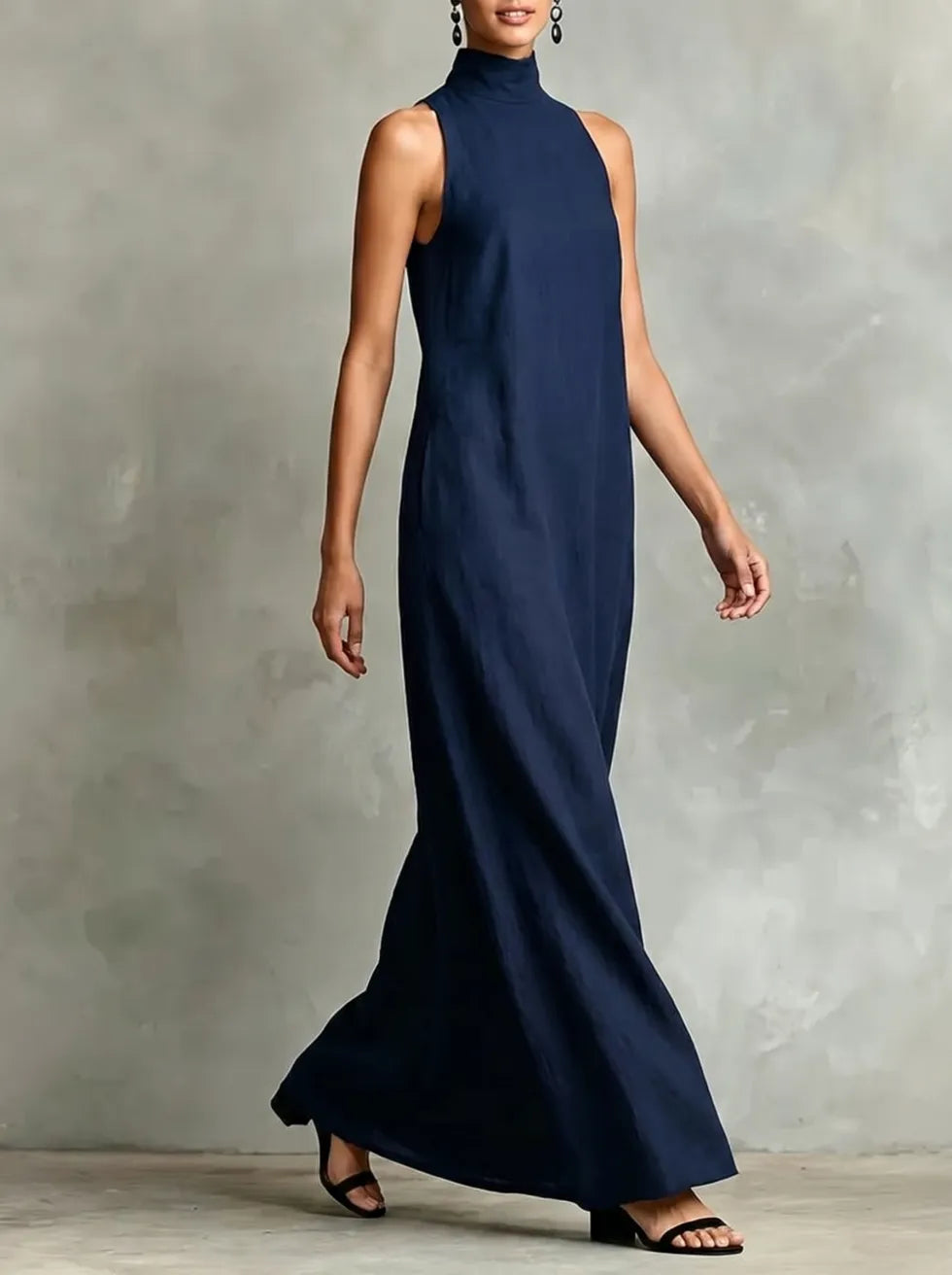 Chrissy | Robe Longue Minimaliste à Col Montant